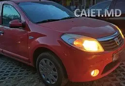 Dacia Sandero 2010 în stare bună, benzină
