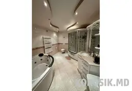 Большая 3-комнатная квартира в центре Бендер