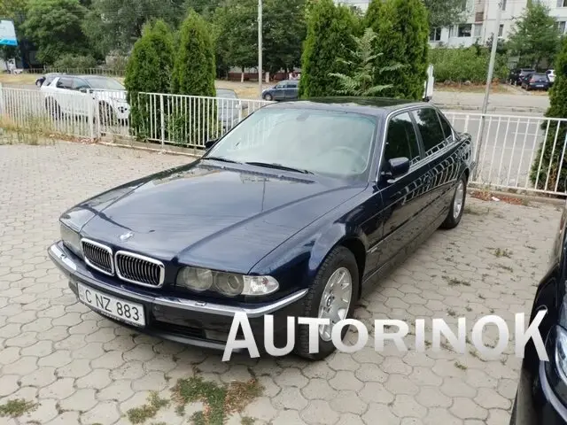 Se vinde BMW 728iL Long (2001) în stare excelentă