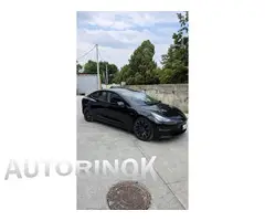 Продажа Tesla Model 3 Performance