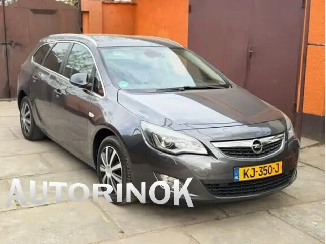 Opel Astra 2013 универсал дизель