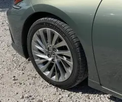Lexus ES300h (Доступен в Автокредит)
