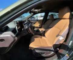 Lexus ES300h (Доступен в Автокредит)