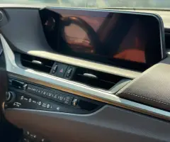 Lexus ES300h (Доступен в Автокредит)
