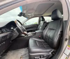 Lexus ES300h (Доступен в Автокредит)