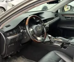 Lexus ES300h (Доступен в Автокредит)