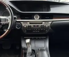 Lexus ES300h (Доступен в Автокредит)