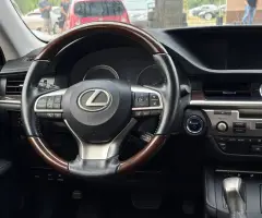Lexus ES300h (Доступен в Автокредит)