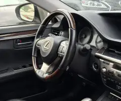 Lexus ES300h (Доступен в Автокредит)