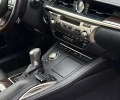 Lexus ES300h (Доступен в Автокредит)