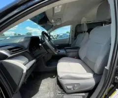 Toyota Sienna (Доступен в Автокредит)