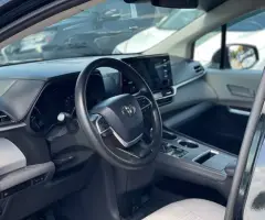 Toyota Sienna (Доступен в Автокредит)
