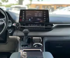 Toyota Sienna (Доступен в Автокредит)