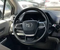 Toyota Sienna (Доступен в Автокредит)