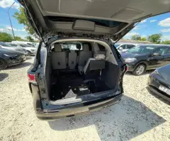 Toyota Sienna (Доступен в Автокредит)