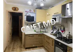2-х комнатная квартира, 50м², Podul Inalt