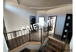 Дом 210м², Ialoveni, Centru, str. Mihai Viteazul