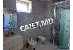 Дом 210м², Ialoveni, Centru, str. Mihai Viteazul