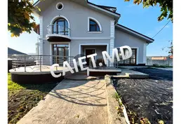Дом 210м², Ialoveni, Centru, str. Mihai Viteazul