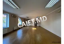 Chirie-Casă cu 2 nivele, 490m², str. Alexei Șciusev