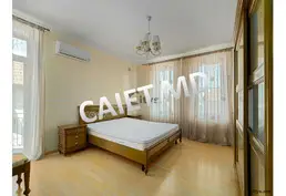 Chirie-Casă cu 2 nivele, 270m², Карол Шмидт