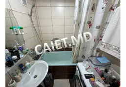 Apartament cu 3 camere, Botanica 73m², bd. Cuza Voda