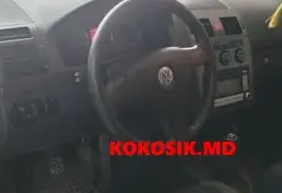 Купить Volkswagen Touran 2007 года
